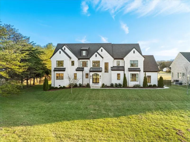 105 Stillwind Ct, Nolensville, TN 37135