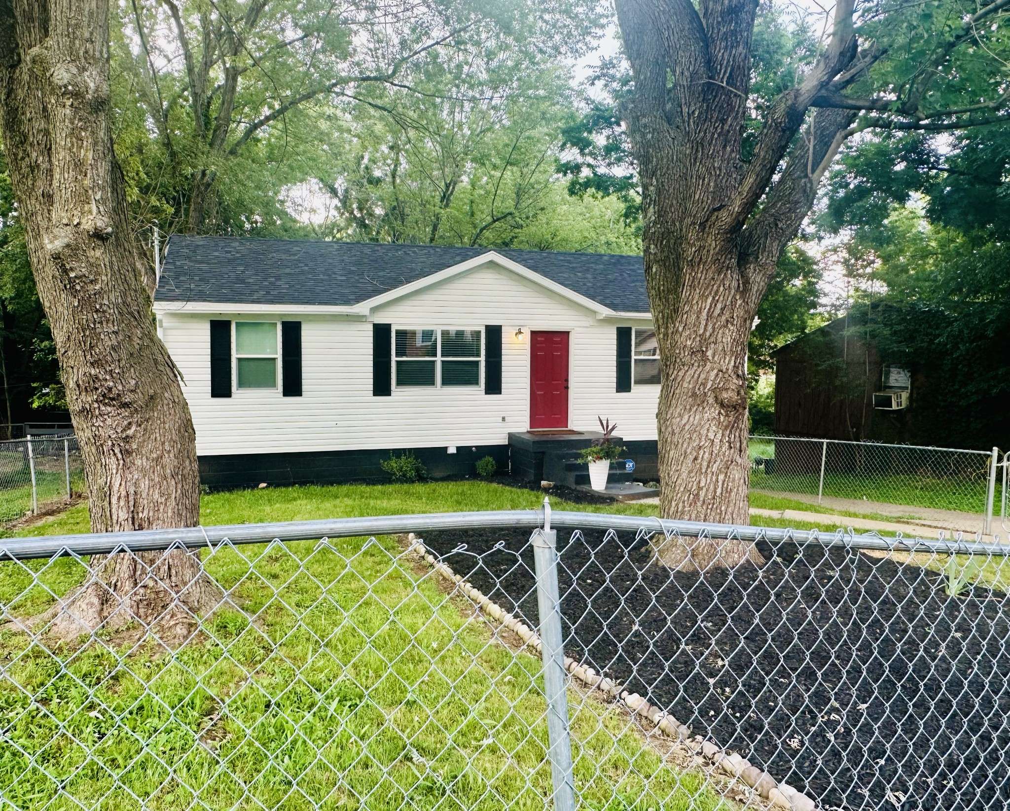 Clarksville, TN 37042,245 Raintree Dr