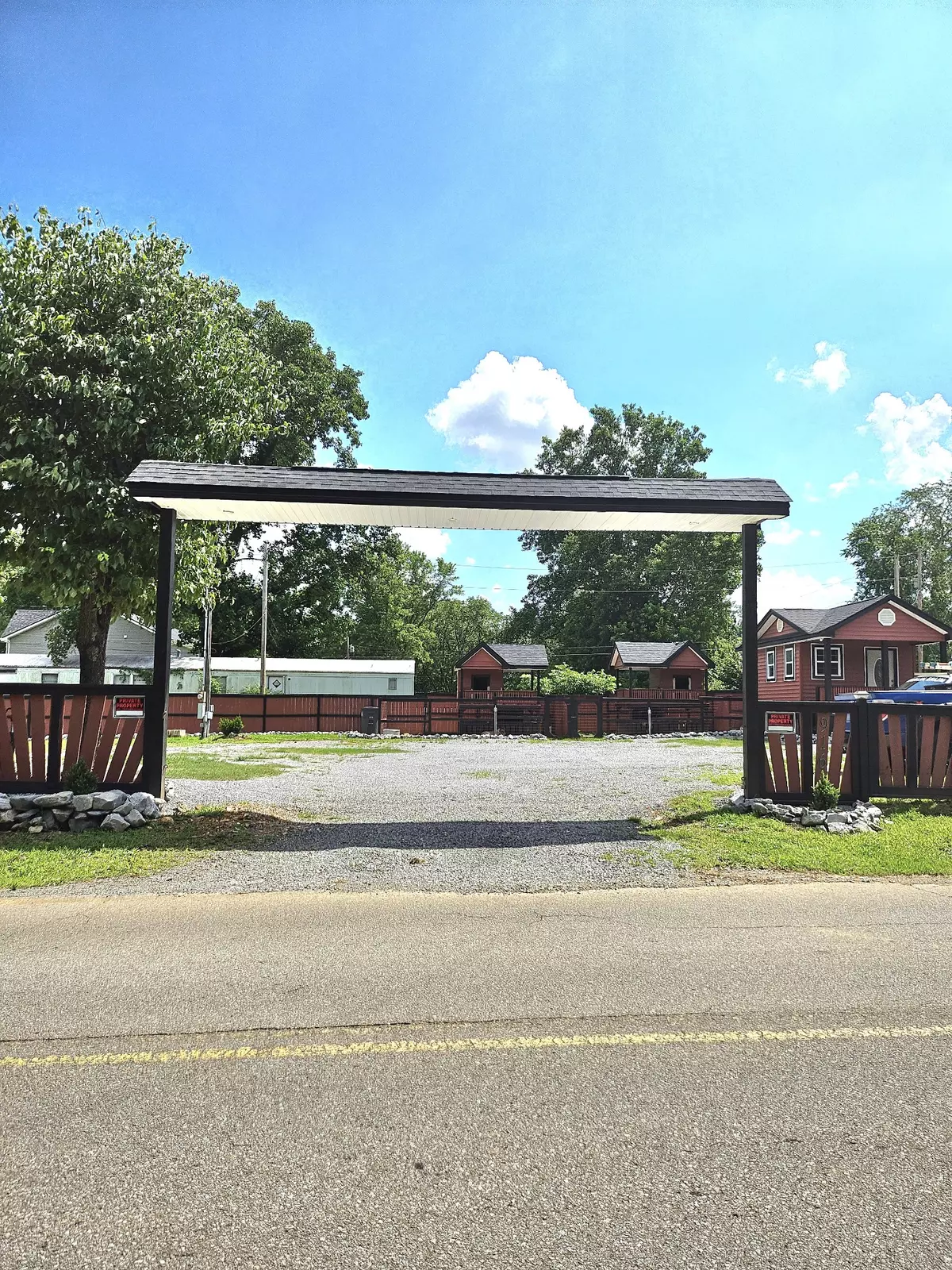 Clarksville, TN 37042,916 Britton Springs Rd