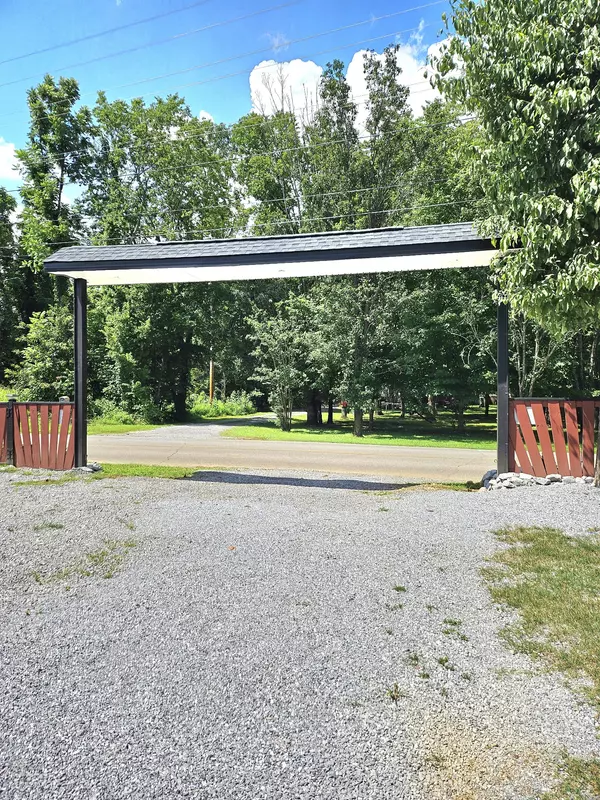 Clarksville, TN 37042,916 Britton Springs Rd