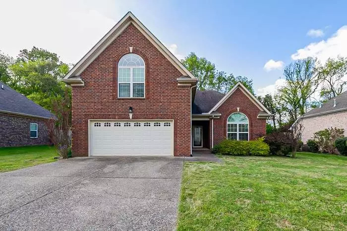 617 Smoky Mountains Dr, Gallatin, TN 37066