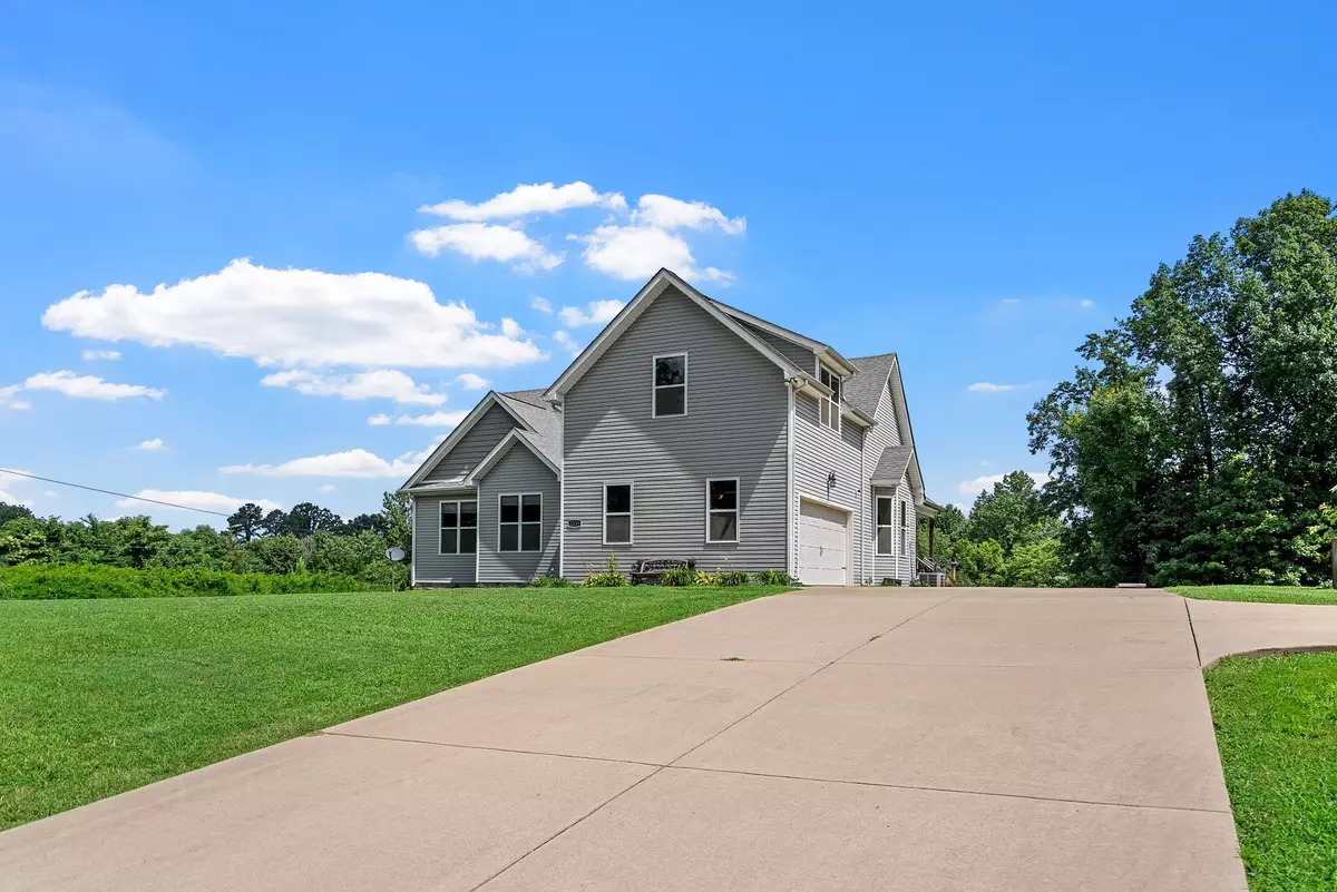 Palmyra, TN 37142,2755 Benton Ridge Rd