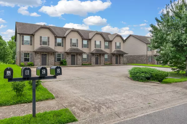 Clarksville, TN 37040,1768 Spring Water Dr #B