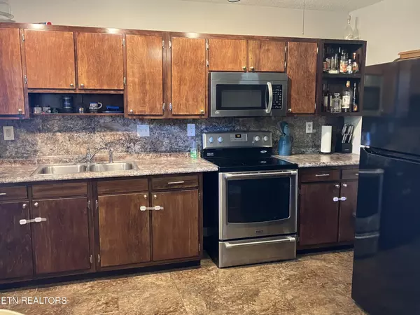 Knoxville, TN 37921,6221 Lilywood Lane