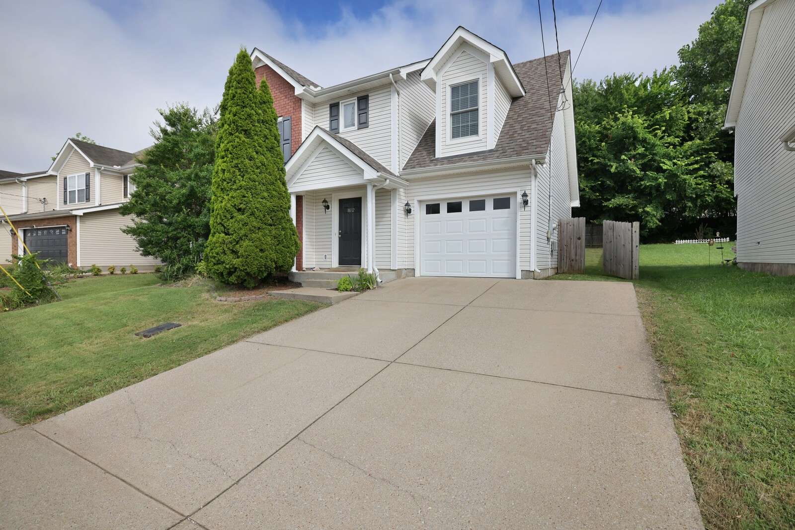 Antioch, TN 37013,8832 Cressent Glen Ct