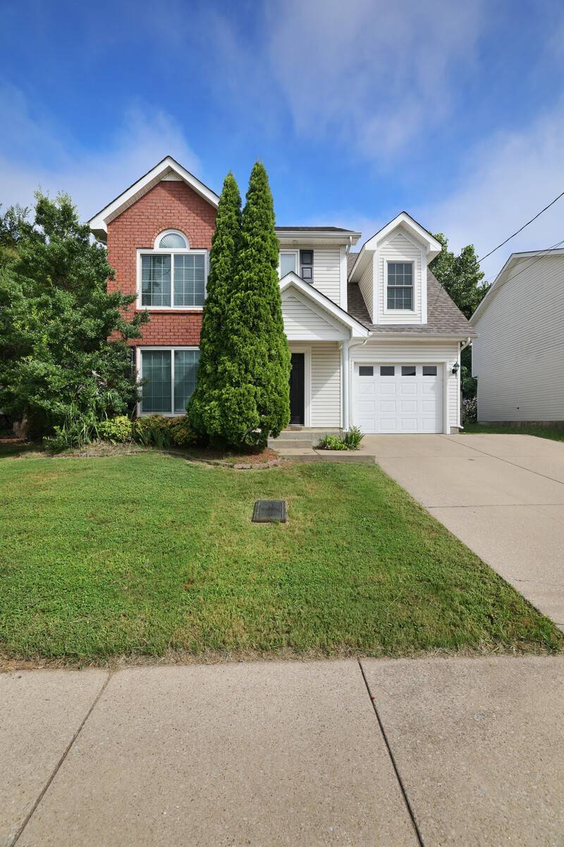 Antioch, TN 37013,8832 Cressent Glen Ct