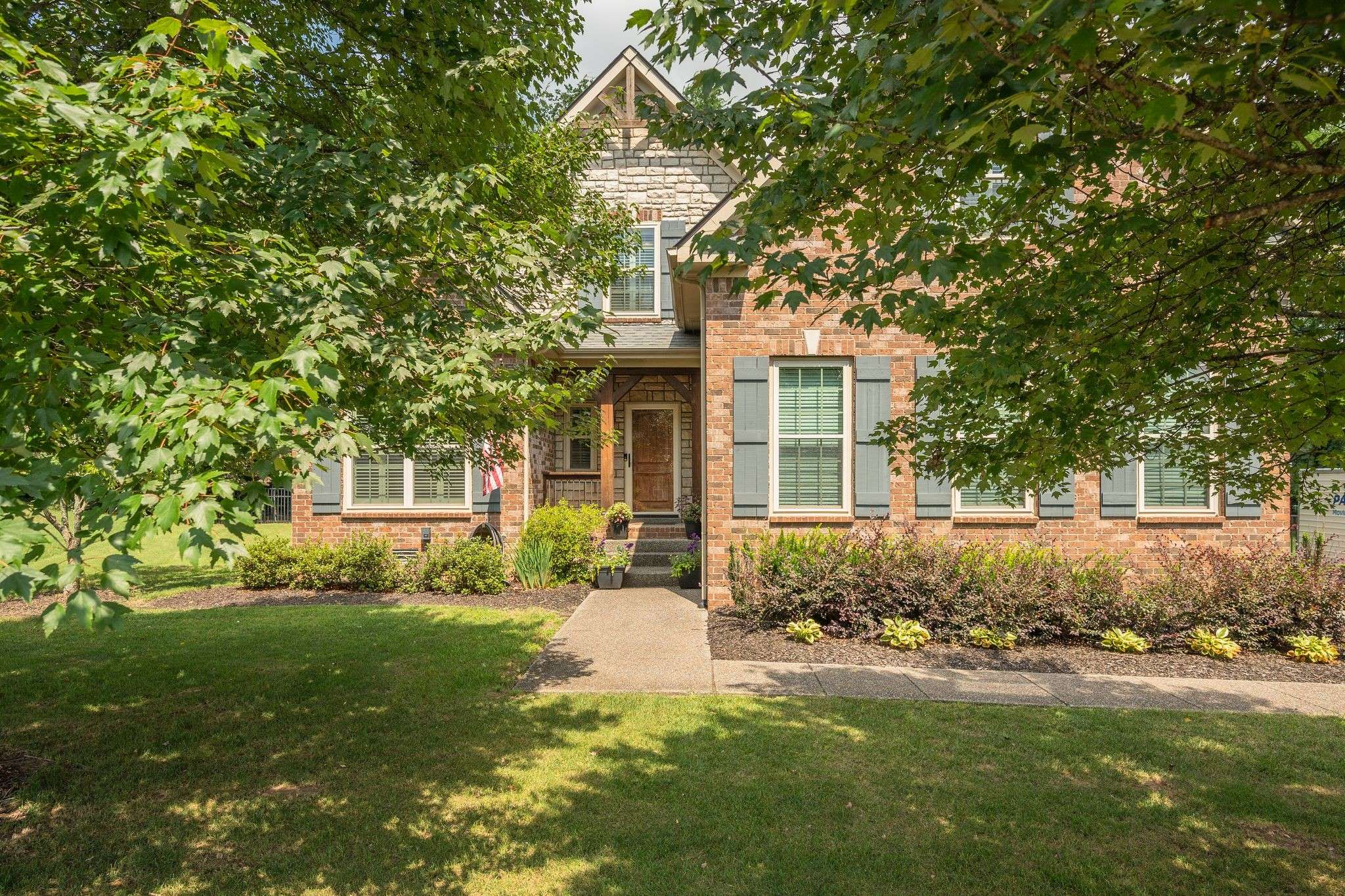 1401 Round Hill Ln, Spring Hill, TN 37174