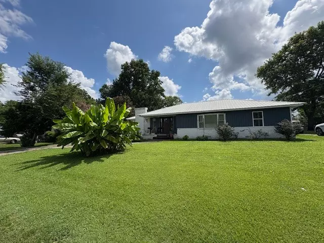 102 Thorogood St, Cowan, TN 37318