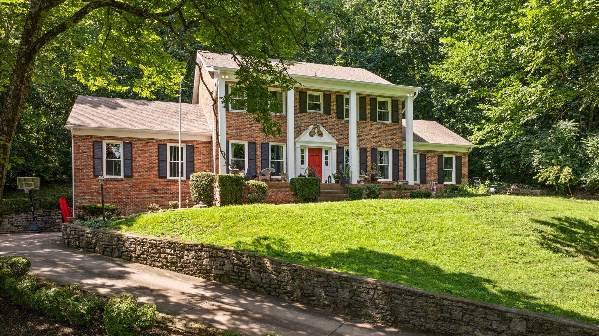 5621 Hillview Dr, Brentwood, TN 37027