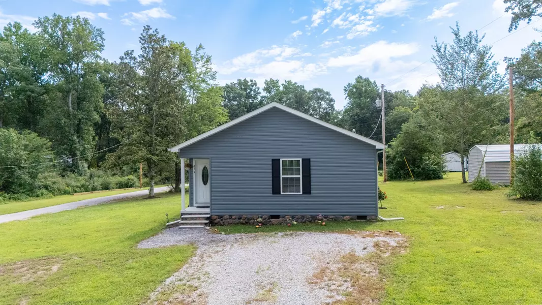 332 Riddle Ln, Estill Springs, TN 37330