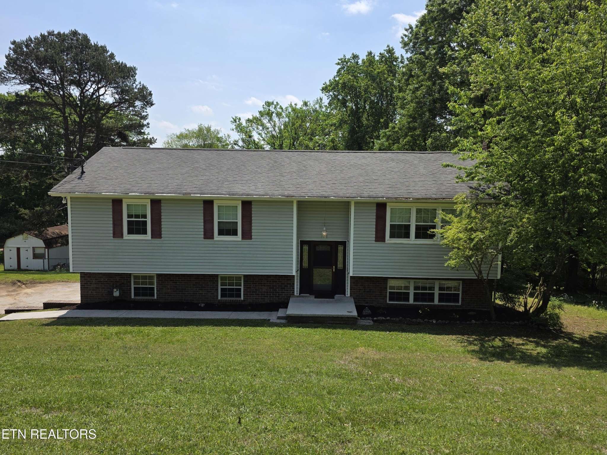 125 Hillside Court, Clinton, TN 37716