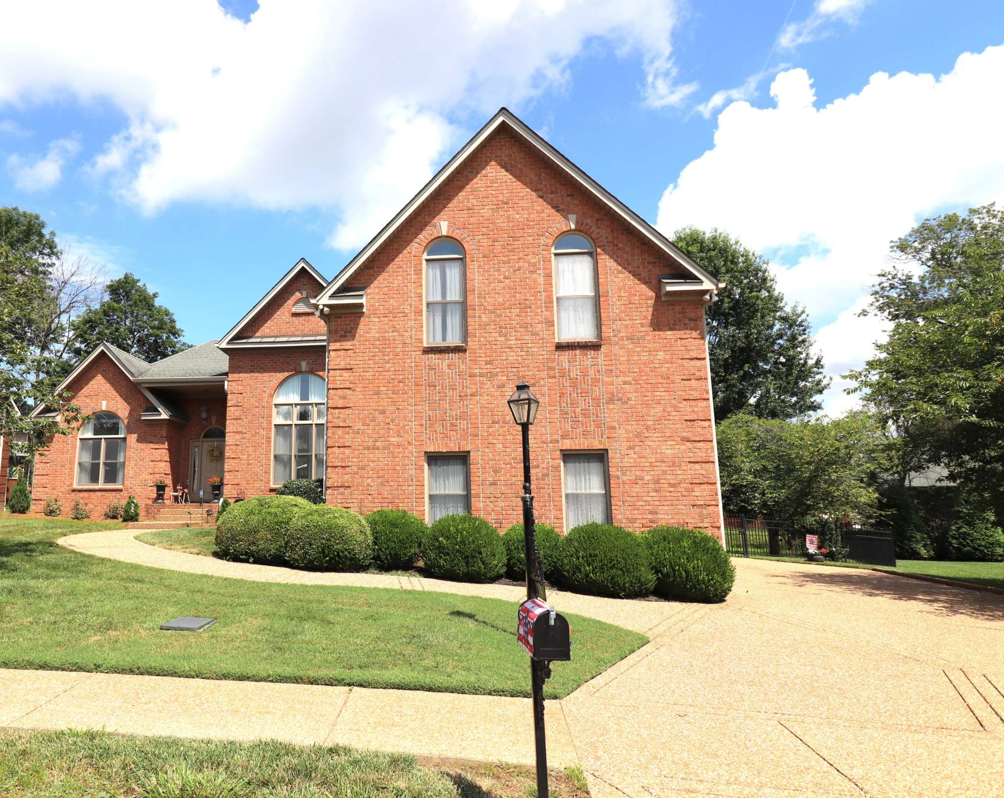 2208 Seven Points Cir, Hermitage, TN 37076