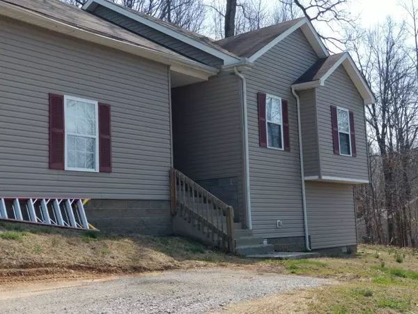 1037 Hogan Rd, Burns, TN 37029