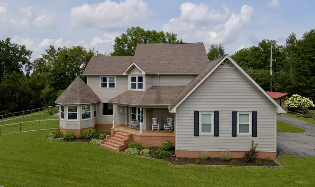 368 Blackberry Hill Rd, Silver Point, TN 38582