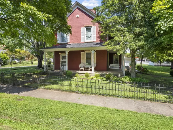 103 Cowan St #W, Cowan, TN 37318