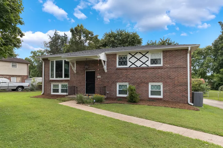 424 Harwell Dr, Hermitage, TN 37076