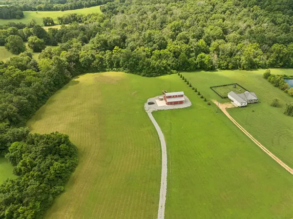 Hampshire, TN 38461,4215 Hampshire Pike