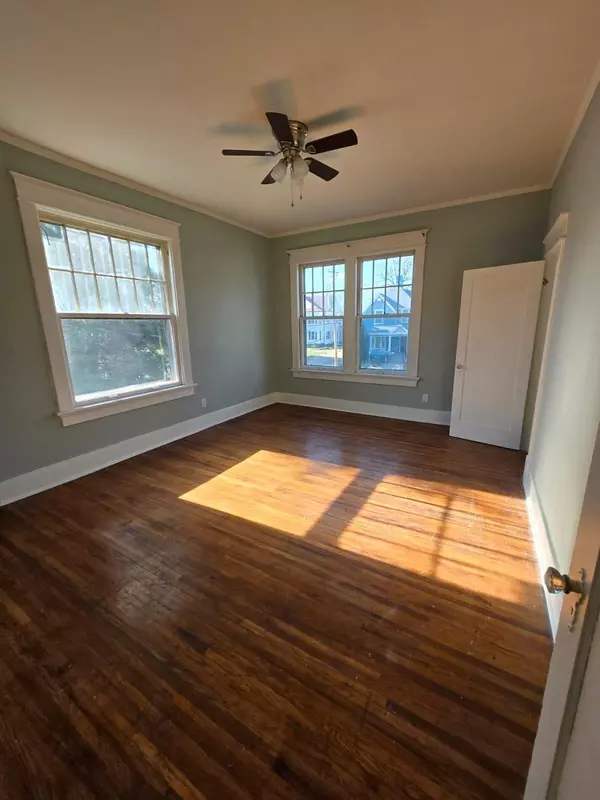 Hopkinsville, KY 42240,2008 S Main St #4