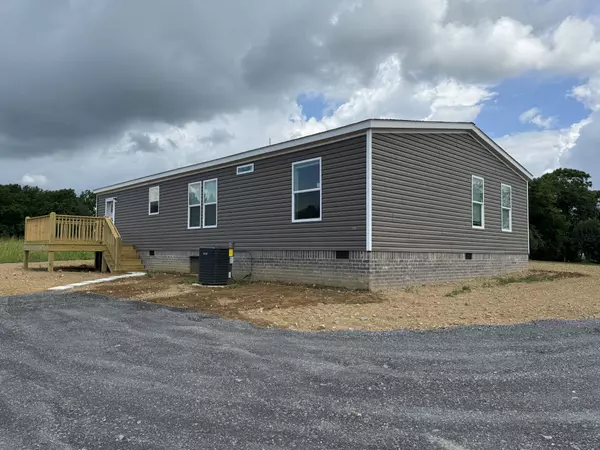 Lafayette, TN 37083,923 White Springs Rd
