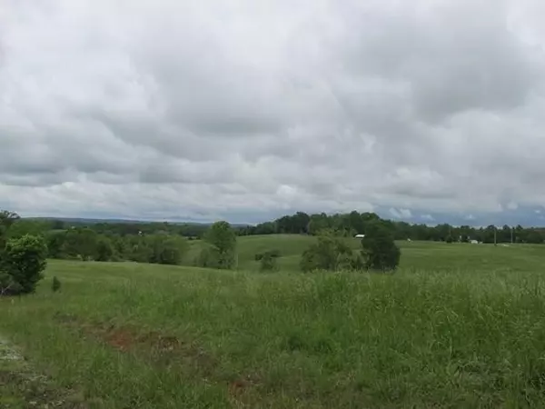 709 Blue Water Dr, Cookeville, TN 38506