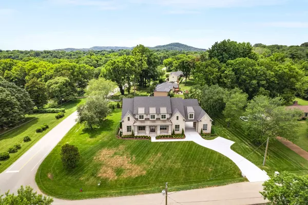 Brentwood, TN 37027,8115 Devens Dr