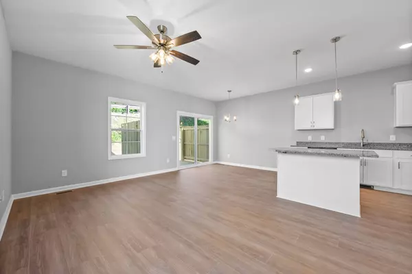 Clarksville, TN 37040,837 Cumberland Dr