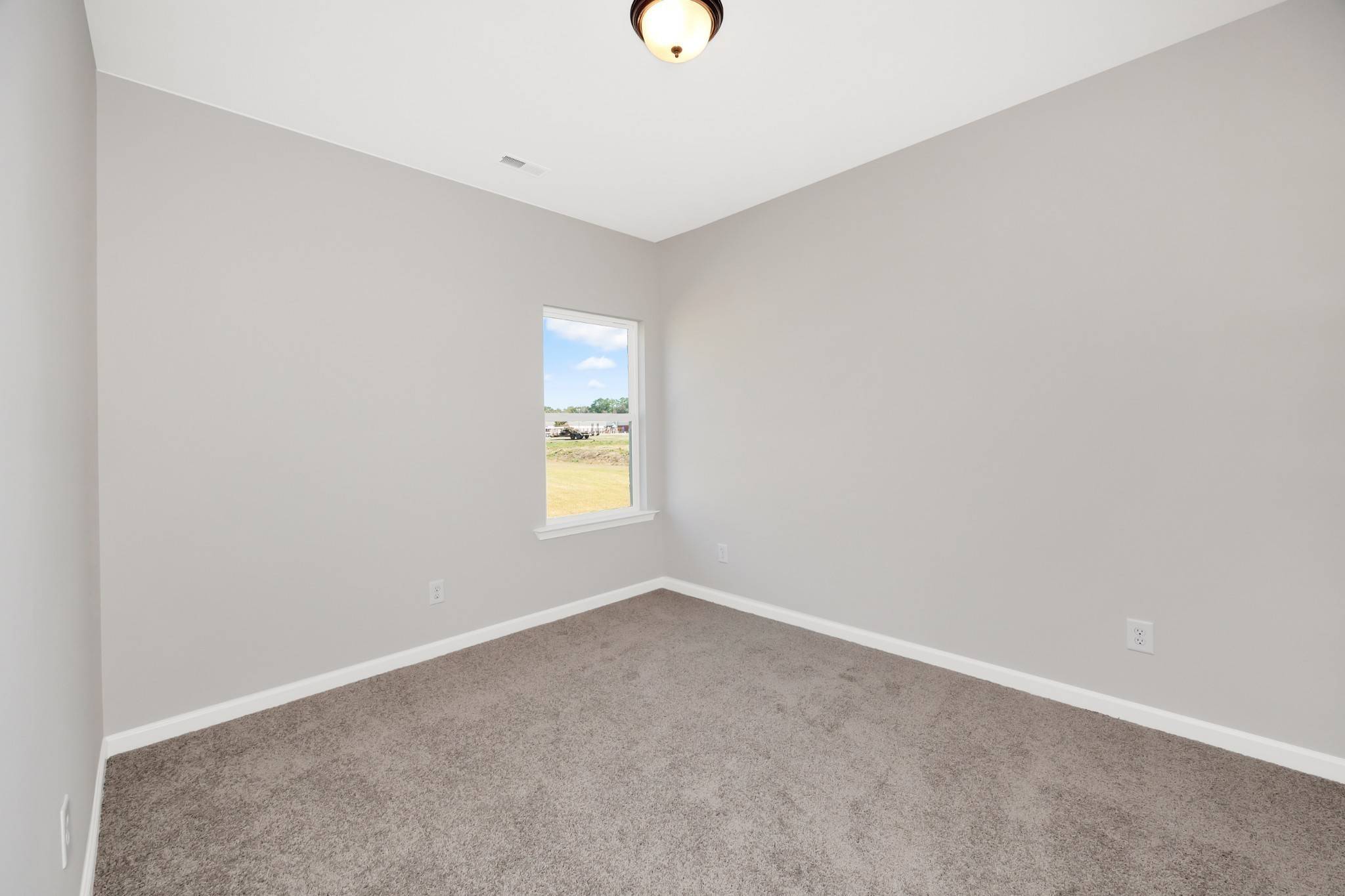 White House, TN 37188,1045 Southerlynn Dr