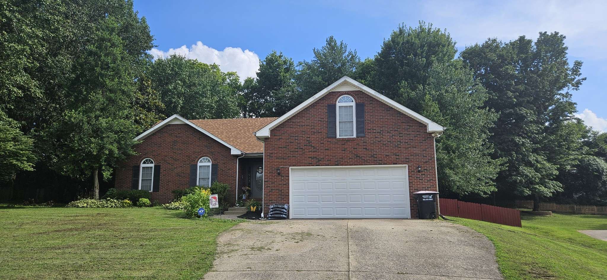 204 Cody Ct, Clarksville, TN 37043