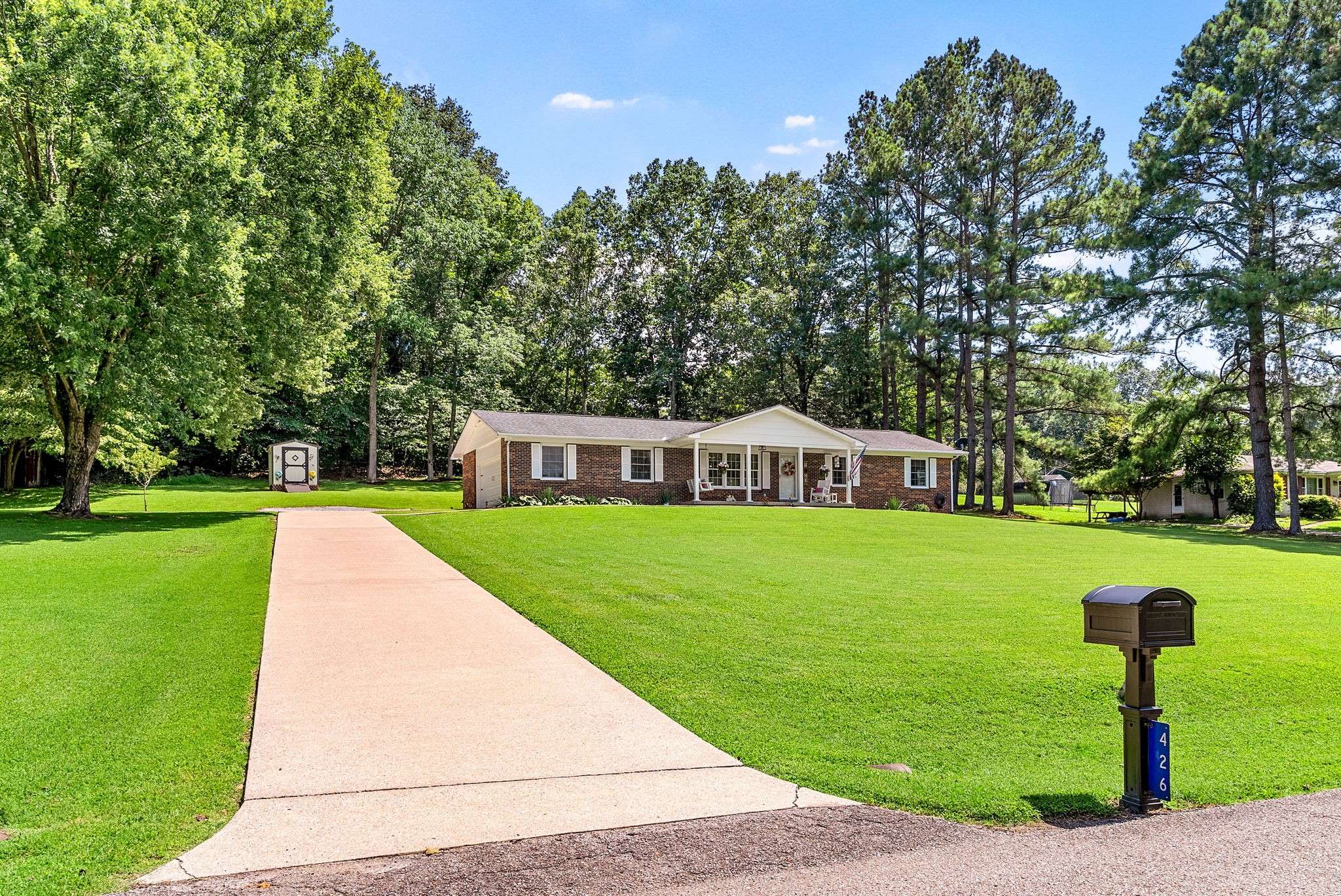 426 Lakeland Dr, Dover, TN 37058