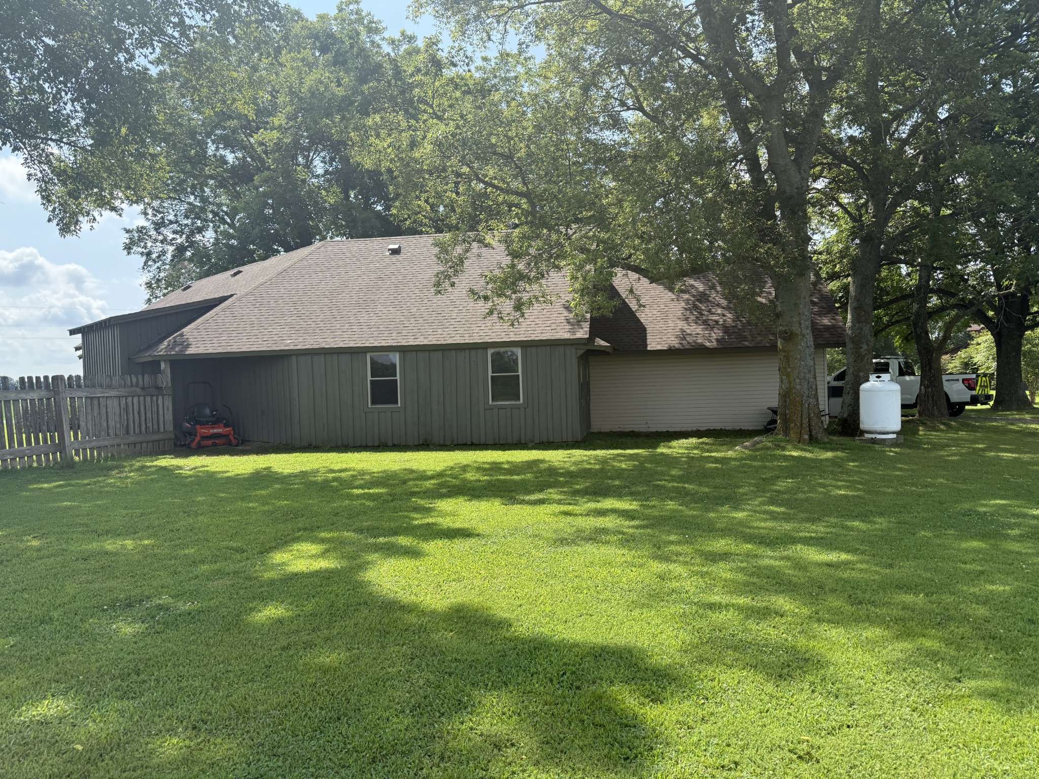 Obion, TN 38240,1999 Mount Moriah Rd