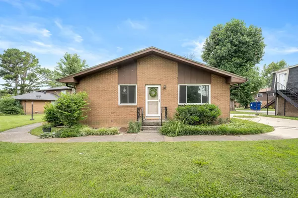 Hendersonville, TN 37075,250 Donna Dr #2C
