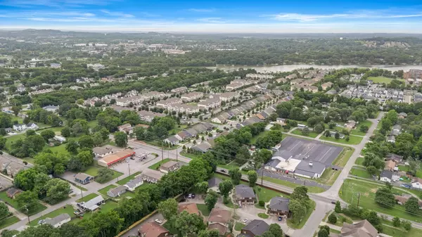 Hendersonville, TN 37075,250 Donna Dr #2C