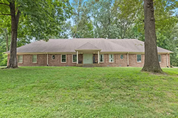 Clarksville, TN 37043,910 Ridgewood Dr