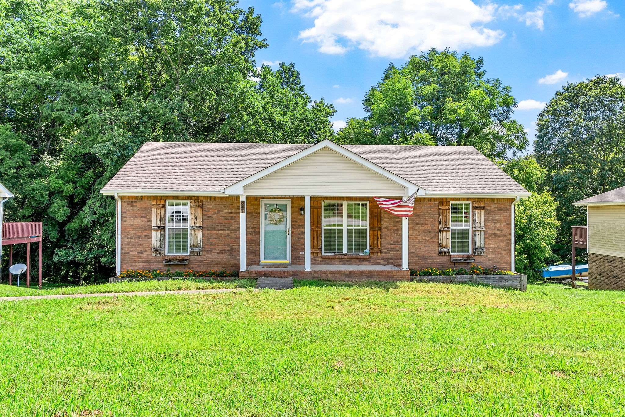 841 Lennox Rd, Clarksville, TN 37042
