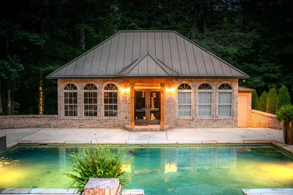 Signal Mountain, TN 37377,72 Cool Springs Road