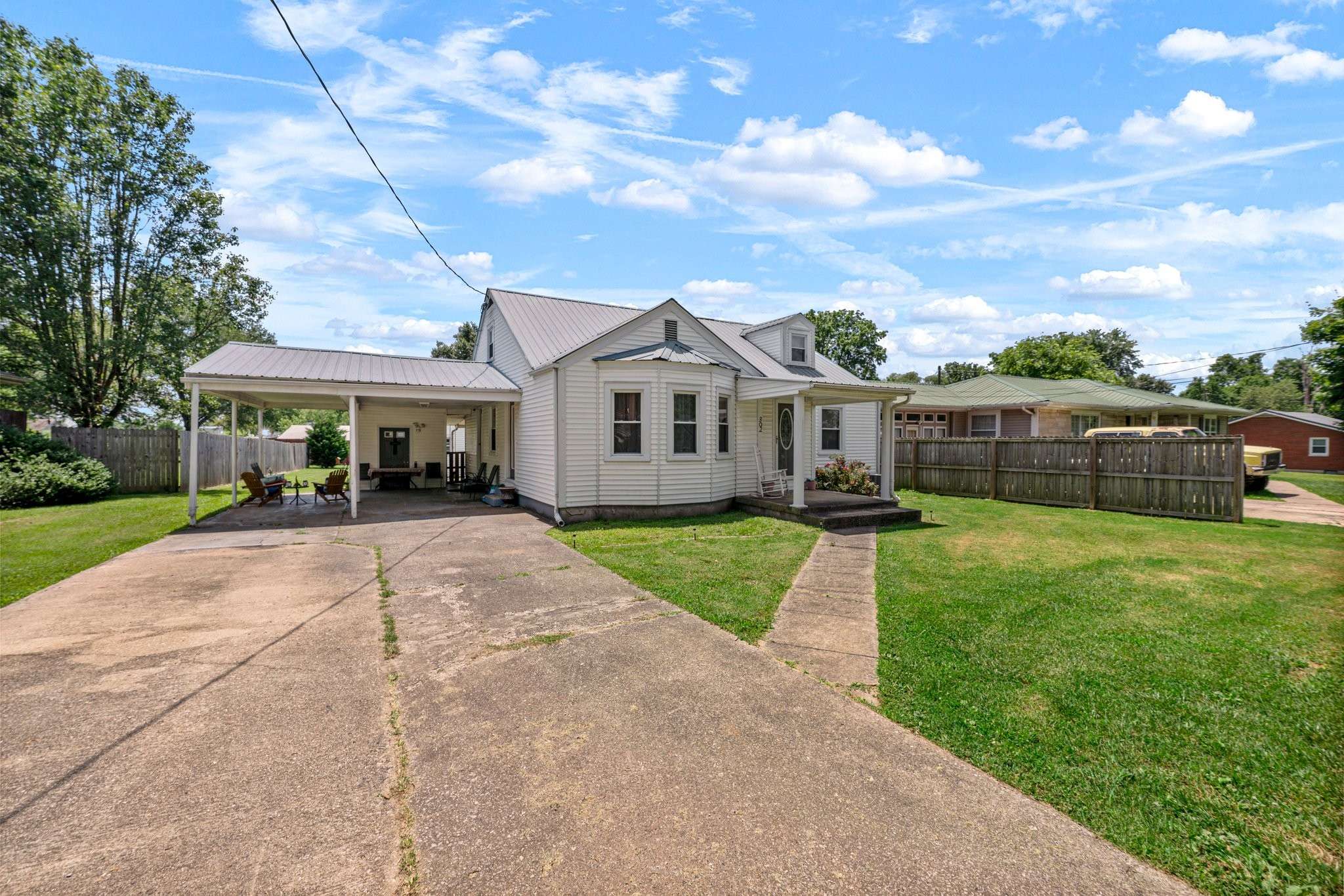 Cave City, KY 42127,302 N 9th St