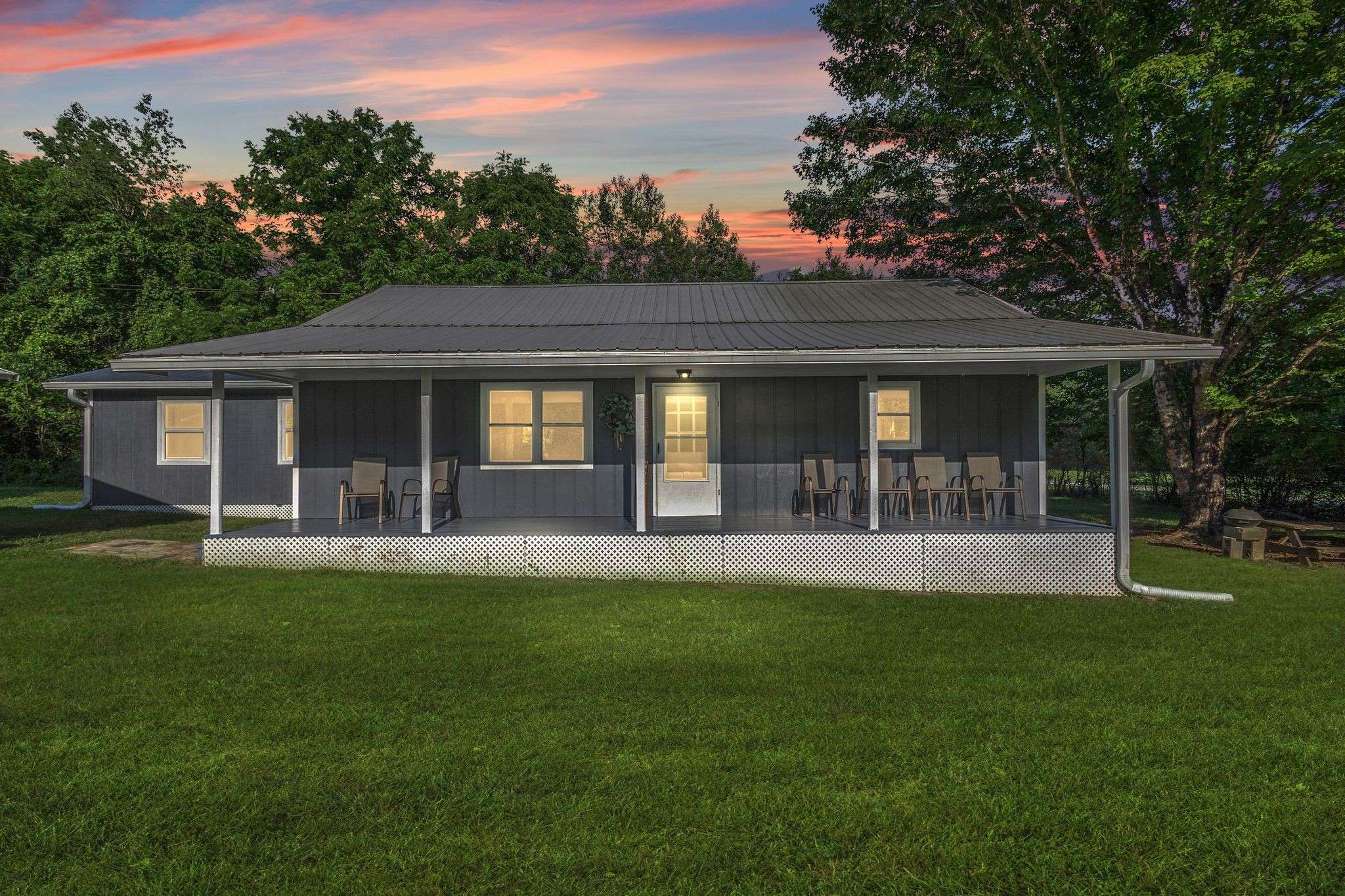 200 Poplar Ln, Spring City, TN 37381