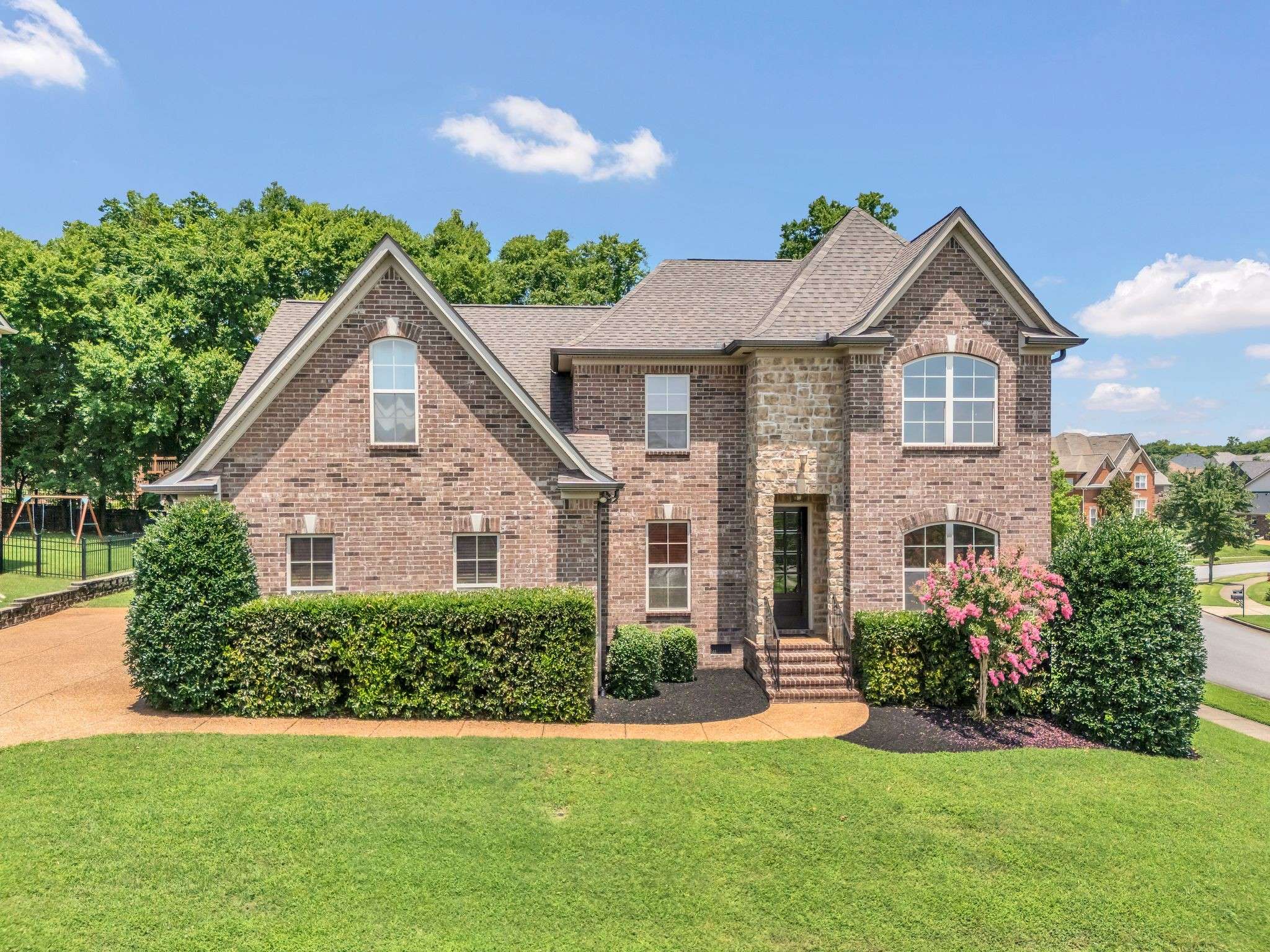 100 Stalbridge Ct, Gallatin, TN 37066
