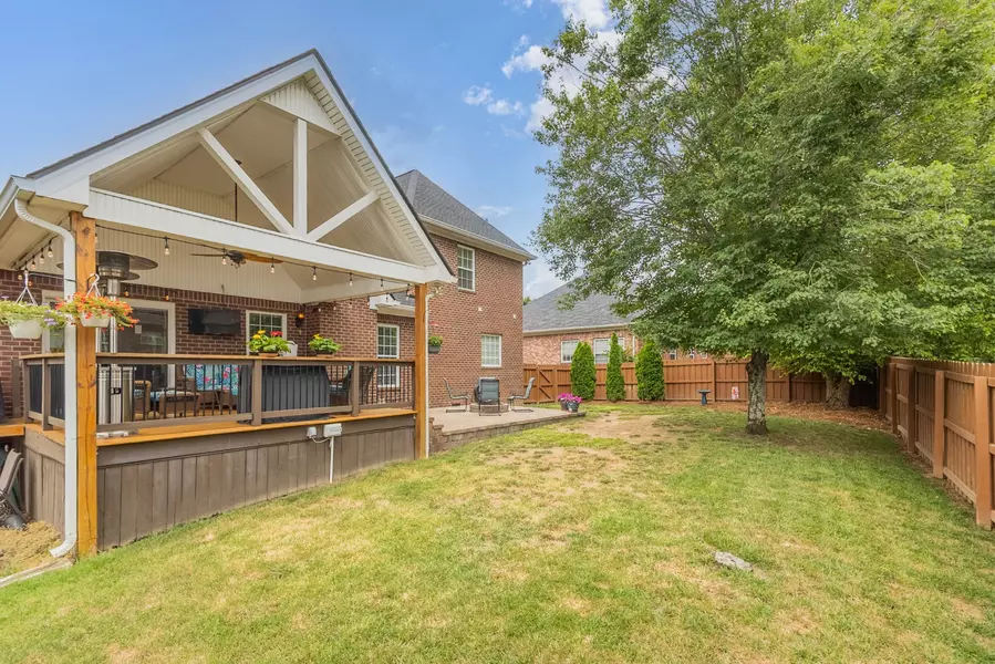 2766 Trasbin Ct, Thompsons Station, TN 37179
