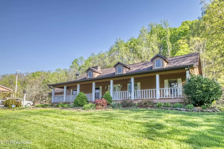 2226 Holt Town Rd, Newport, TN 37821