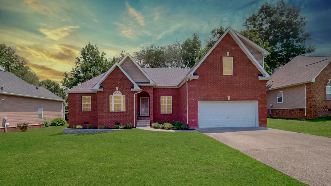424 Foster Dr, White House, TN 37188