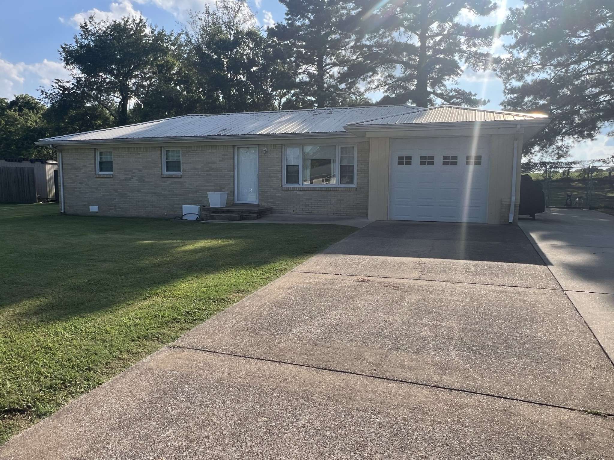 176 Thompson Dr, Minor Hill, TN 38473