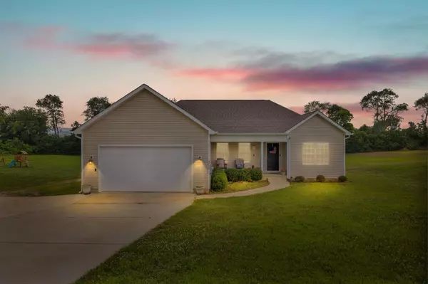 3232 Owl Hollow Rd, Belvidere, TN 37306