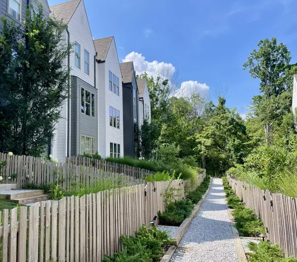 Nashville, TN 37216,348 E Village Ln