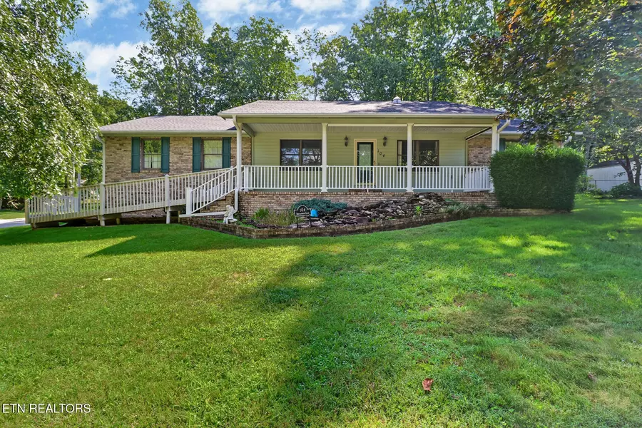 104 Brockhaven Lane, Crossville, TN 38558