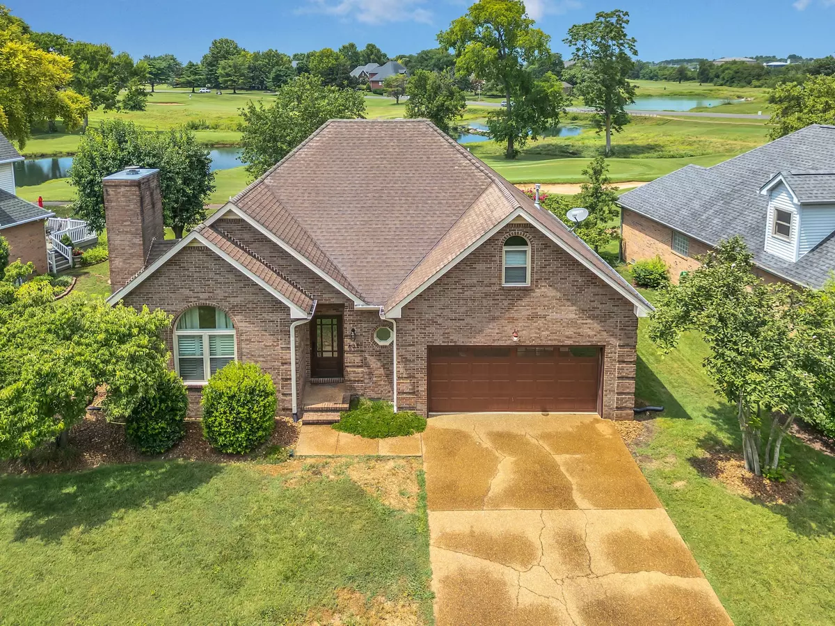 Murfreesboro, TN 37127,207 Black Hawk Way