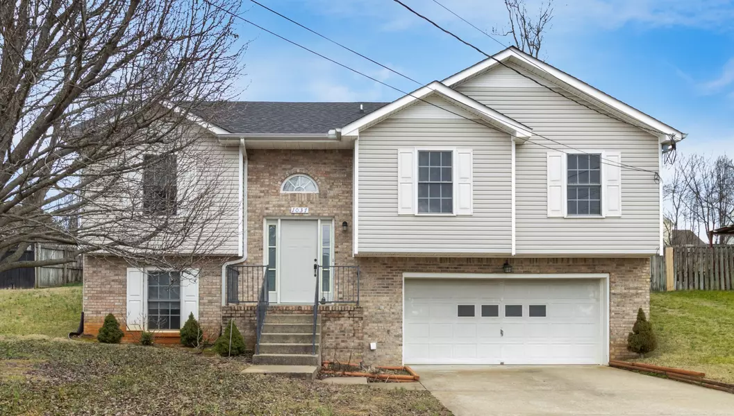 1037 Persimmon Ct, Clarksville, TN 37040