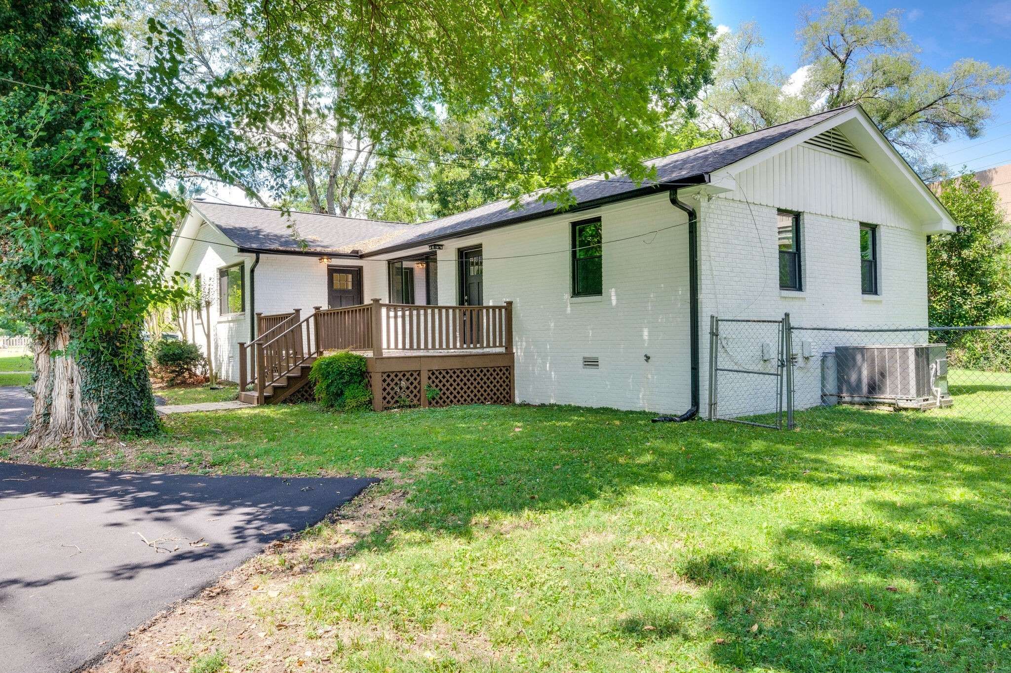 Nashville, TN 37204,928 Battlefield Dr