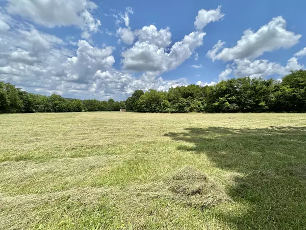 2 Hatchett Hollow Rd, Cornersville, TN 37047