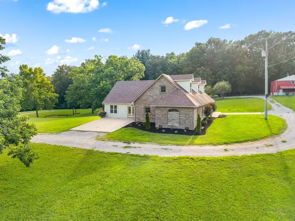 Chapmansboro, TN 37035,1012 Spring Creek Rd